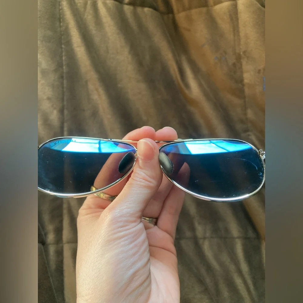 Merrys, design in Italy, pretty and comfy, aviator style sunglasses.